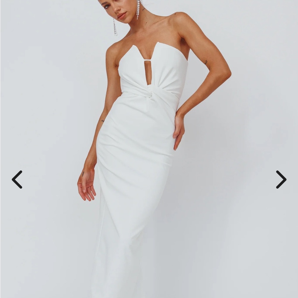 Chic Strapless White Dress